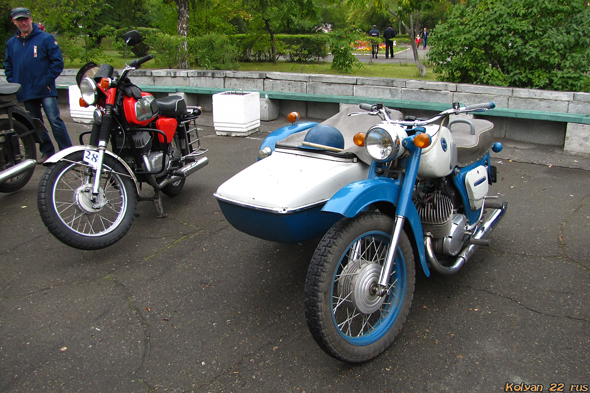 Алтайский край, № 3416 АЛУ — Jawa 350 (Общая модель); Алтайский край, № 77-67 АЛШ — Иж (Общая модель); Алтайский край — Выставки ко дню города Барнаул, 2019 г.