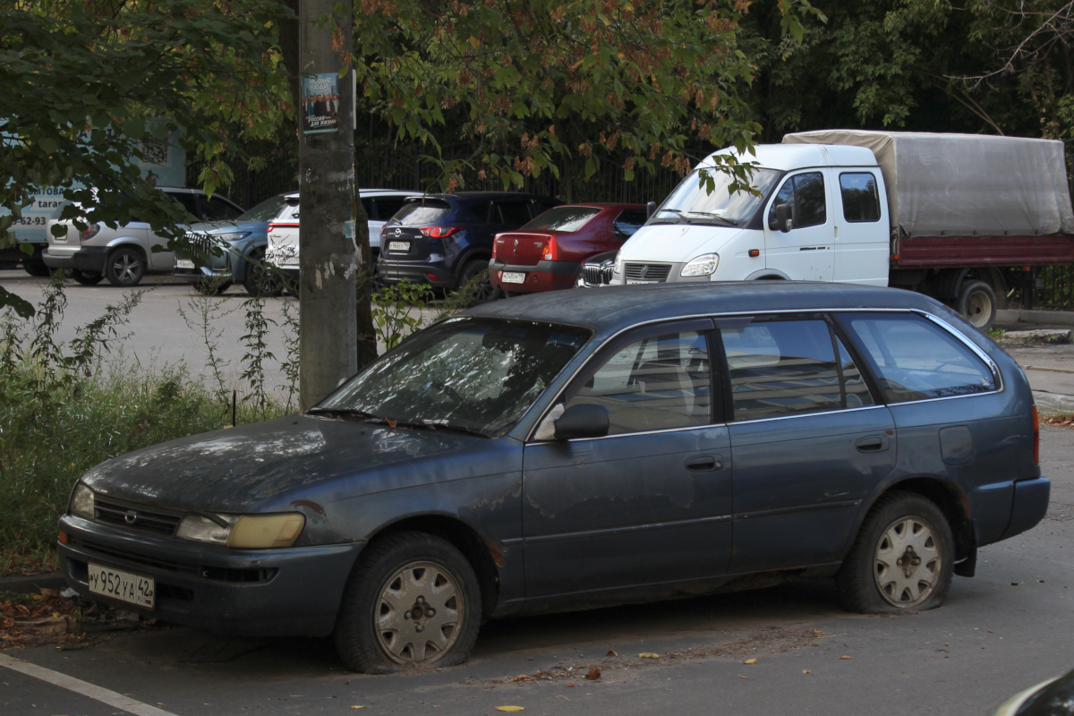 Кемеровская область - Кузбасс, № У 952 УА 42 — Toyota Corolla (E100) '91-02