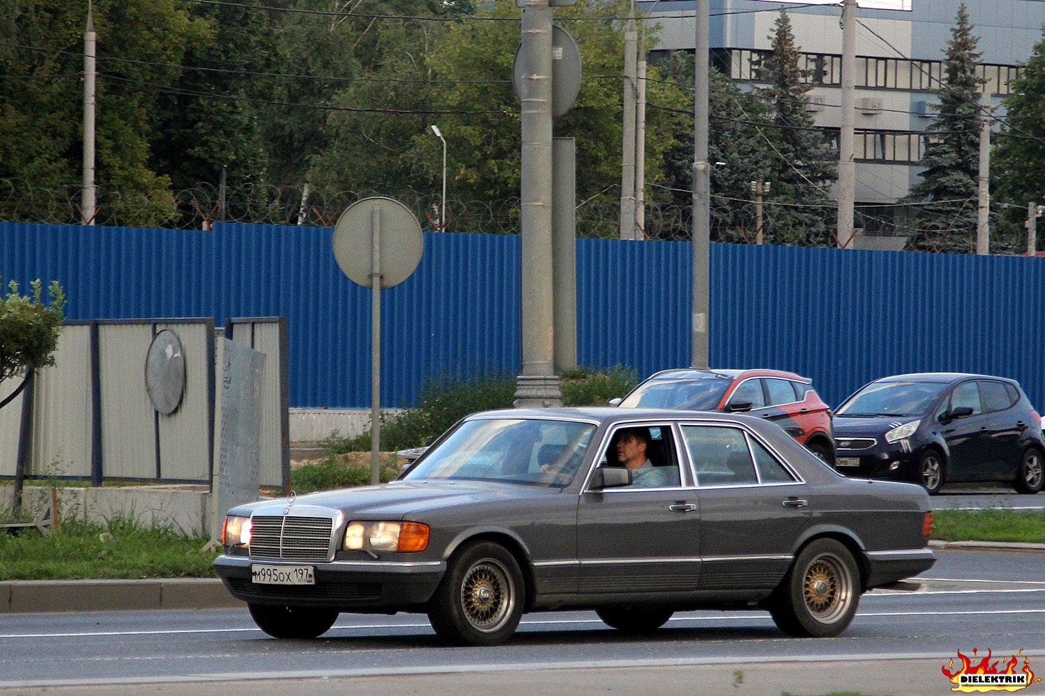 Москва, № М 995 ОХ 197 — Mercedes-Benz (W126) '79-91