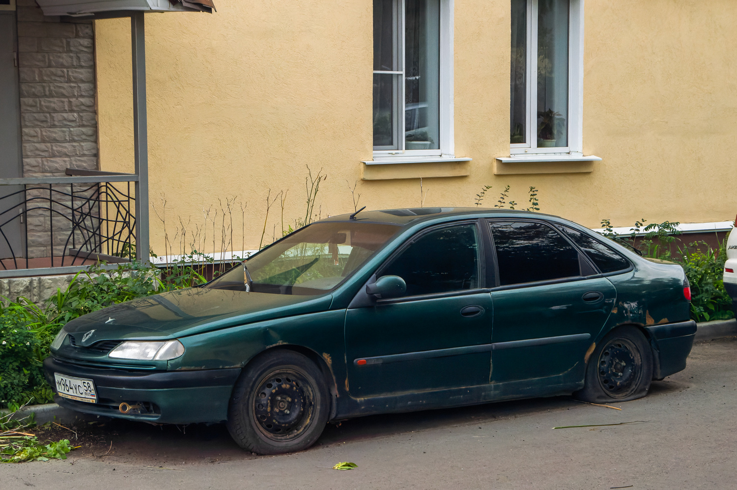 Пензенская область, № М 964 УС 58 — Renault Laguna (X56) '93-01