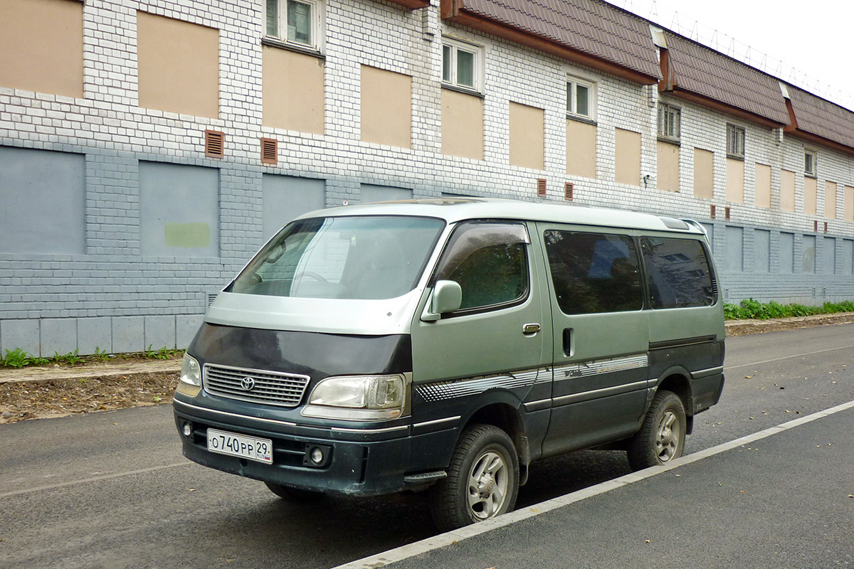 Архангельская область, № О 740 РР 29 — Toyota Hiace (H100) '89-04