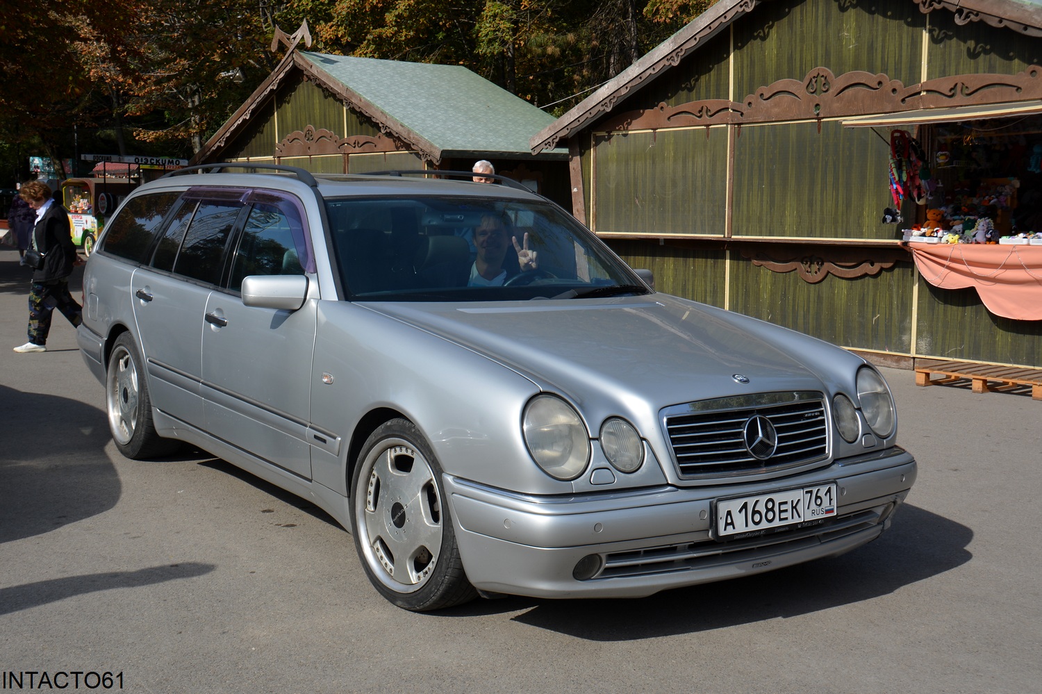 Ростовская область, № А 168 ЕК 761 — Mercedes-Benz (S210) '95-03; Ростовская область — Retro Motor Show_2026_Сентябрь