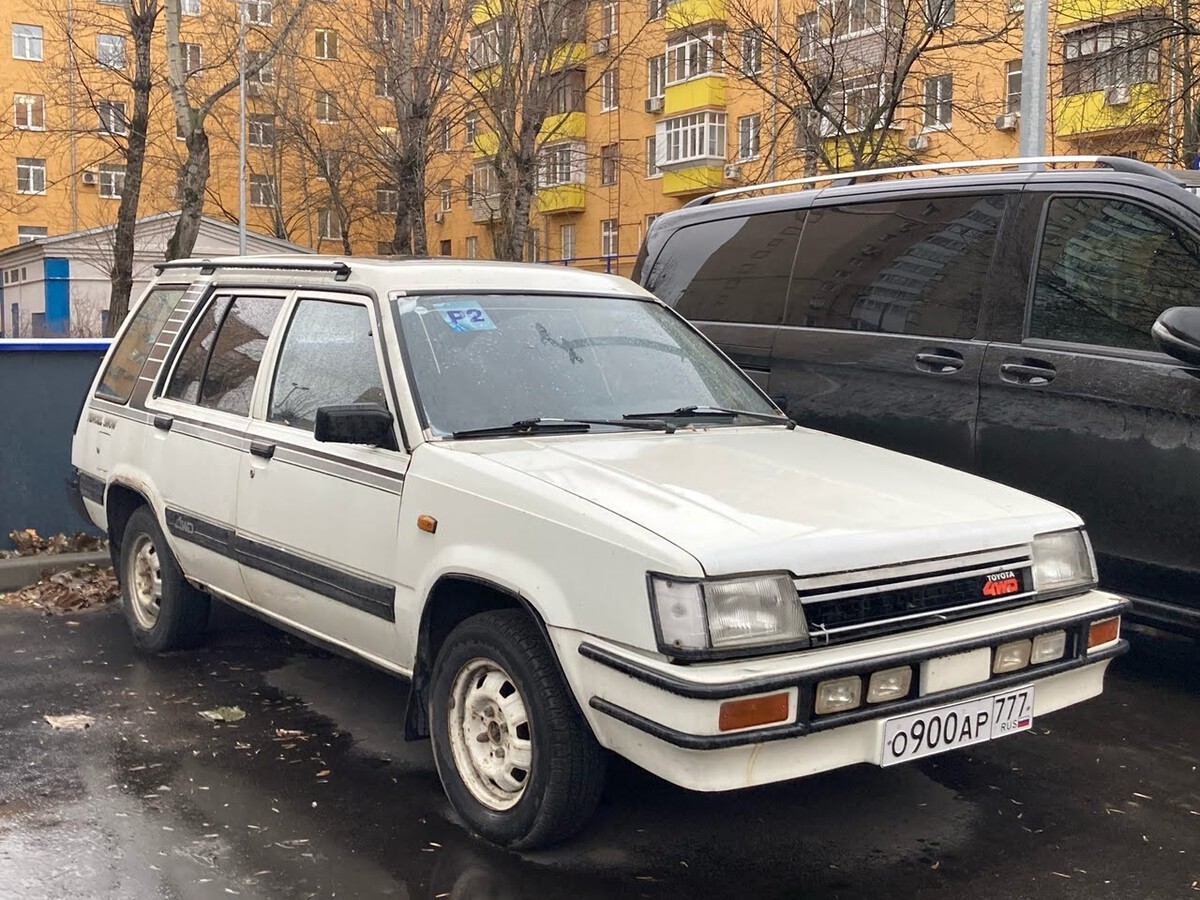 Москва, № О 900 АР 777 — Toyota Sprinter Carib (AL25) '82-88