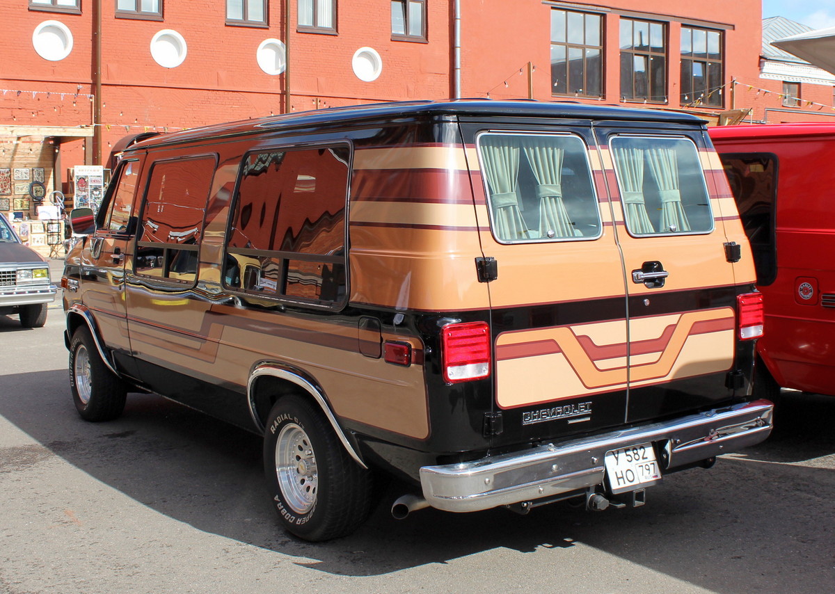 Москва, № У 582 НО 797 — Chevrolet Van (3G) '71-96; Санкт-Петербург — Ежегодная выставка классических и кастомных автомобилей и мотоциклов "Original Meet"