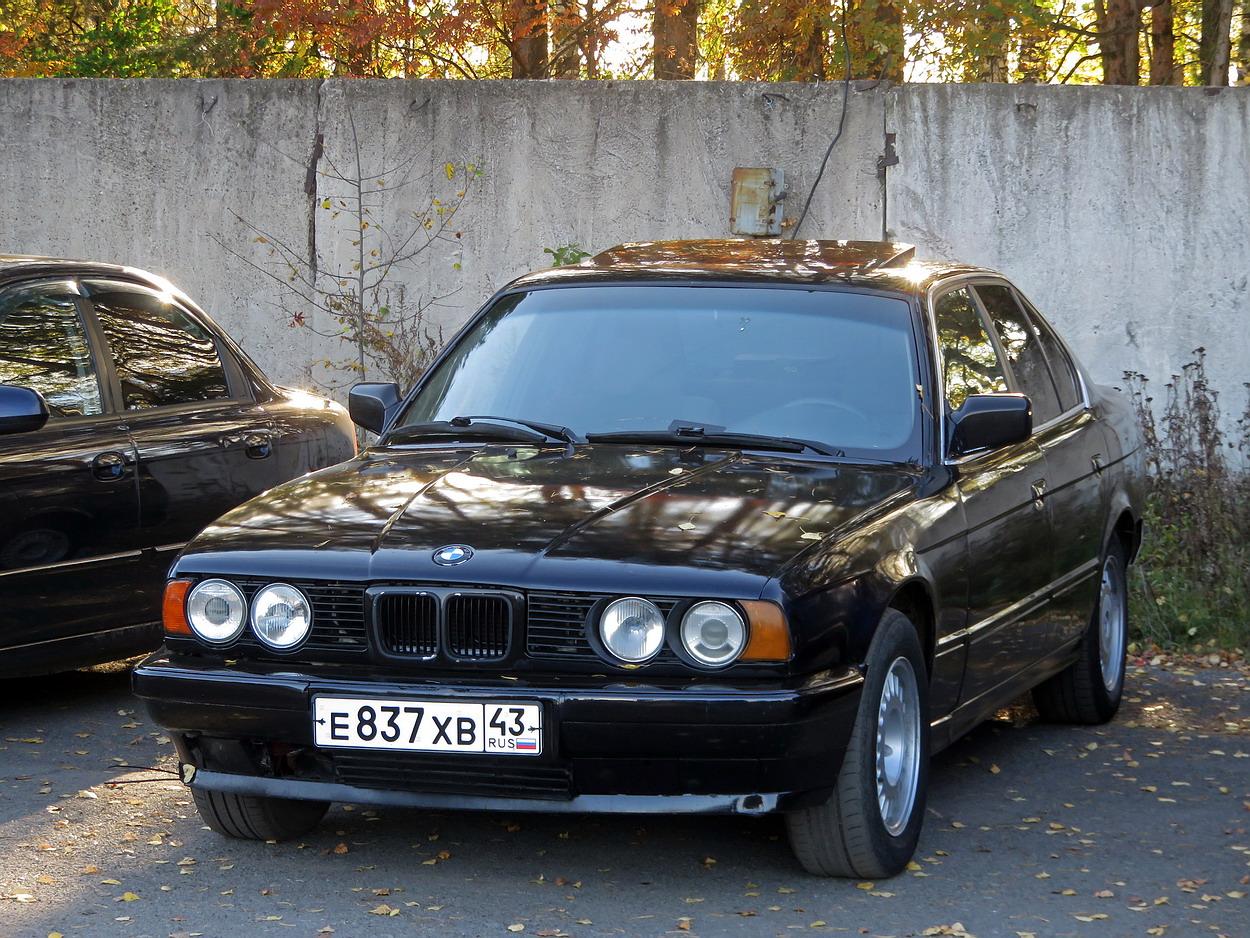 Кировская область, № Е 837 ХВ 43 — BMW 5 Series (E34) '87-96