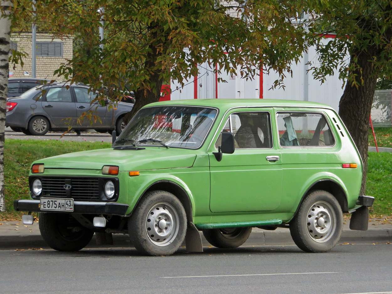 Кировская область, № Е 875 АН 43 — ВАЗ-2121 Нива '77-94