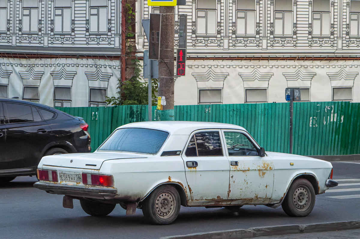 Пензенская область, № Е 569 УХ 58 — ГАЗ-3102 Волга '81-08