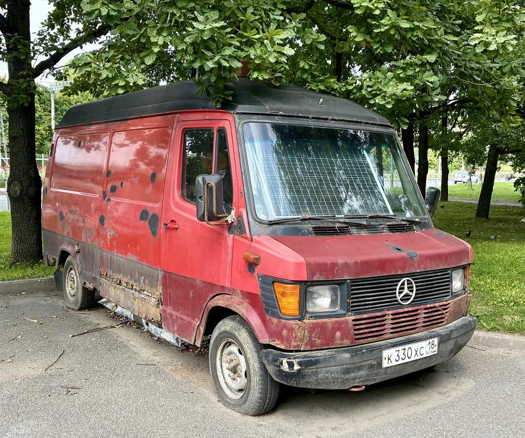 Удмуртия, № К 330 ХС 18 — Mercedes-Benz T1 308D '76-96