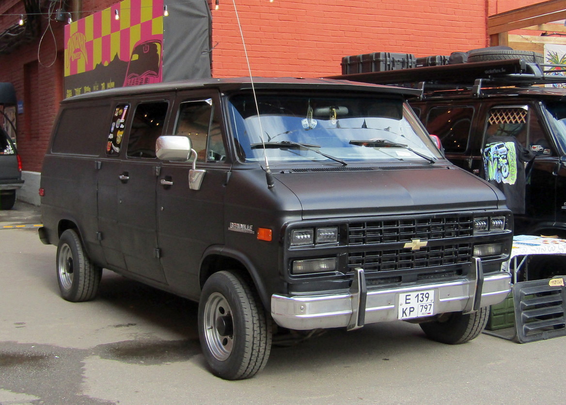 Москва, № Е 139 КР 797 — Chevrolet Van (3G) '71-96; Санкт-Петербург — Ежегодная выставка классических и кастомных автомобилей и мотоциклов "Original Meet"