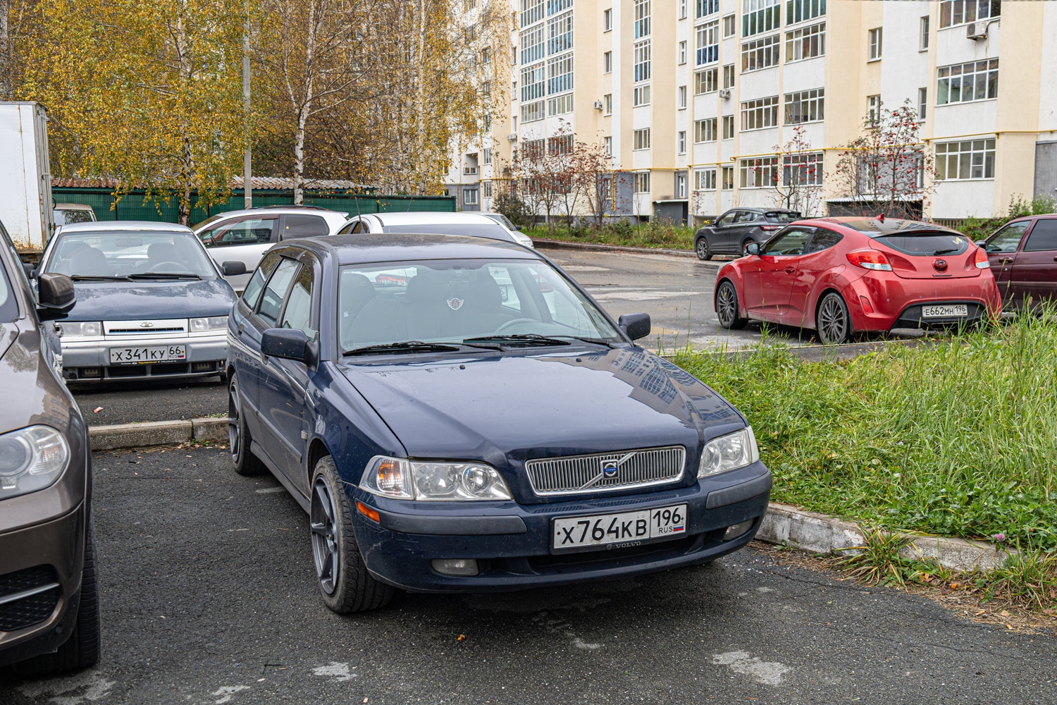 Свердловская область, № Х 764 КВ 196 — Volvo V40 '96-04