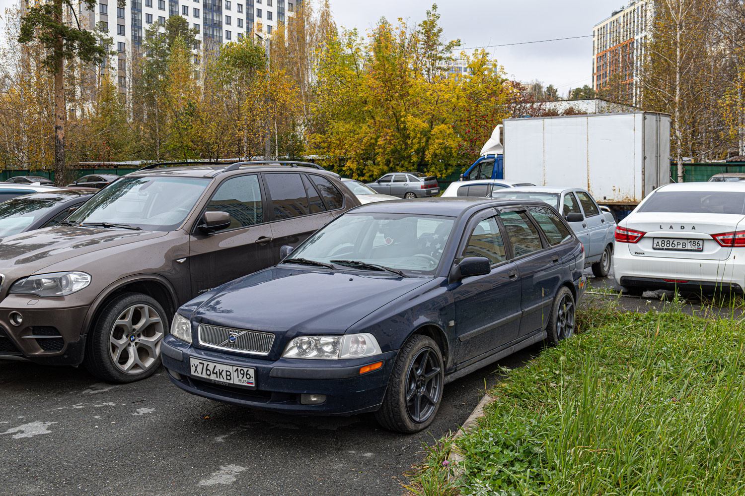 Свердловская область, № Х 764 КВ 196 — Volvo V40 '96-04