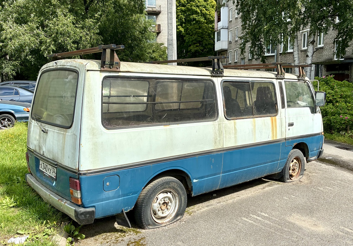 Волгоградская область, № А 340 УХ 34 — Nissan Caravan (E23) '80–86
