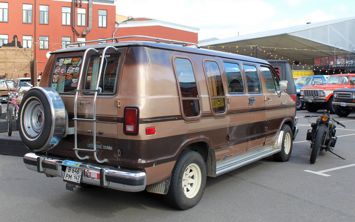 Санкт-Петербург, № В 646 РМ 147 — Dodge Ram Van (2G) '79-97; Санкт-Петербург — Ежегодная выставка классических и кастомных автомобилей и мотоциклов "Original Meet"
