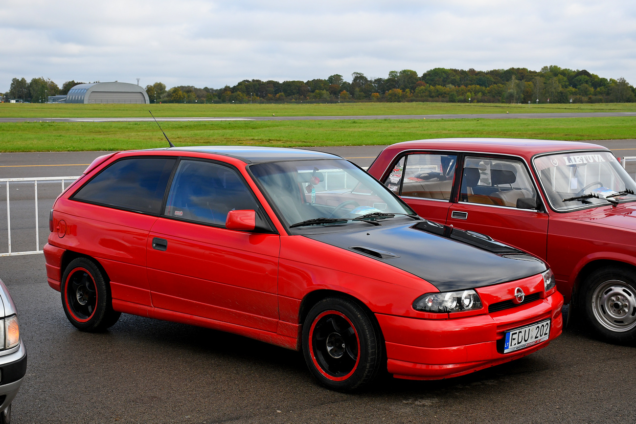 Литва, № EDU 202 — Opel Astra (F) '91-98; Литва — Retro mugė 2026 ruduo