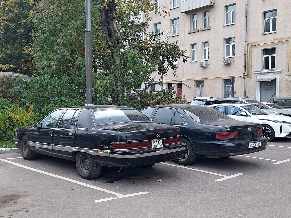 Московская область, № В 561 ОВ 150 — Buick Roadmaster (8G) '91-96