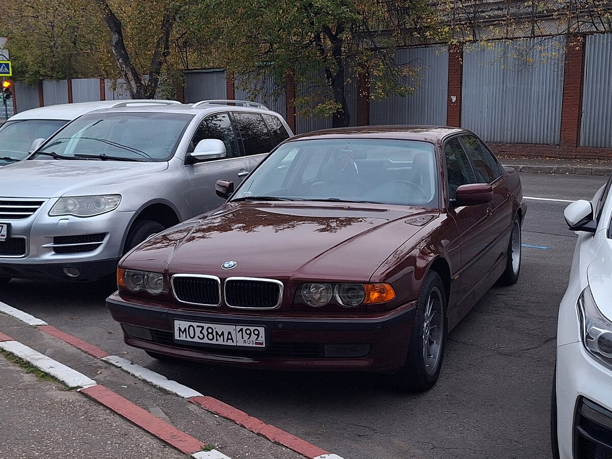 Москва, № М 038 МА 199 — BMW 7 Series (E38) '94-01