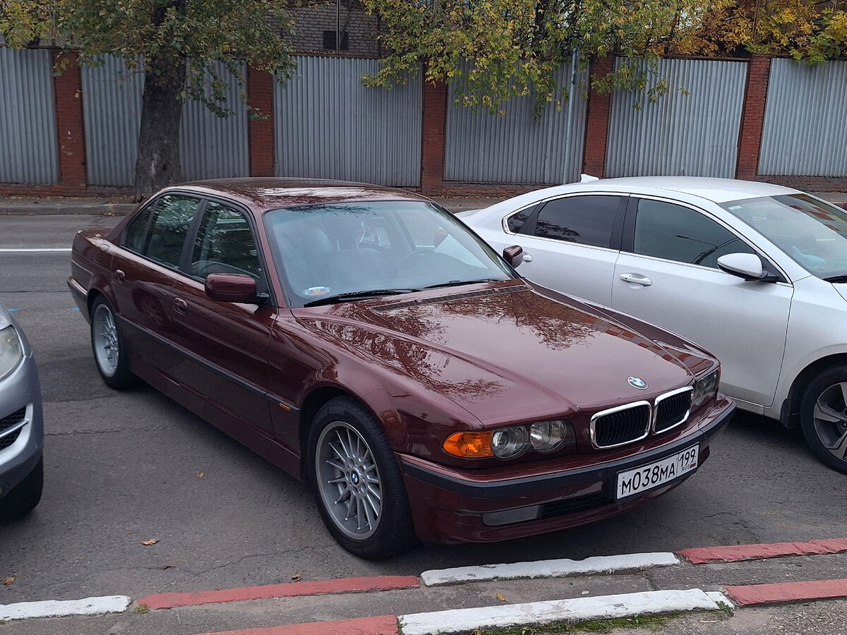 Москва, № М 038 МА 199 — BMW 7 Series (E38) '94-01