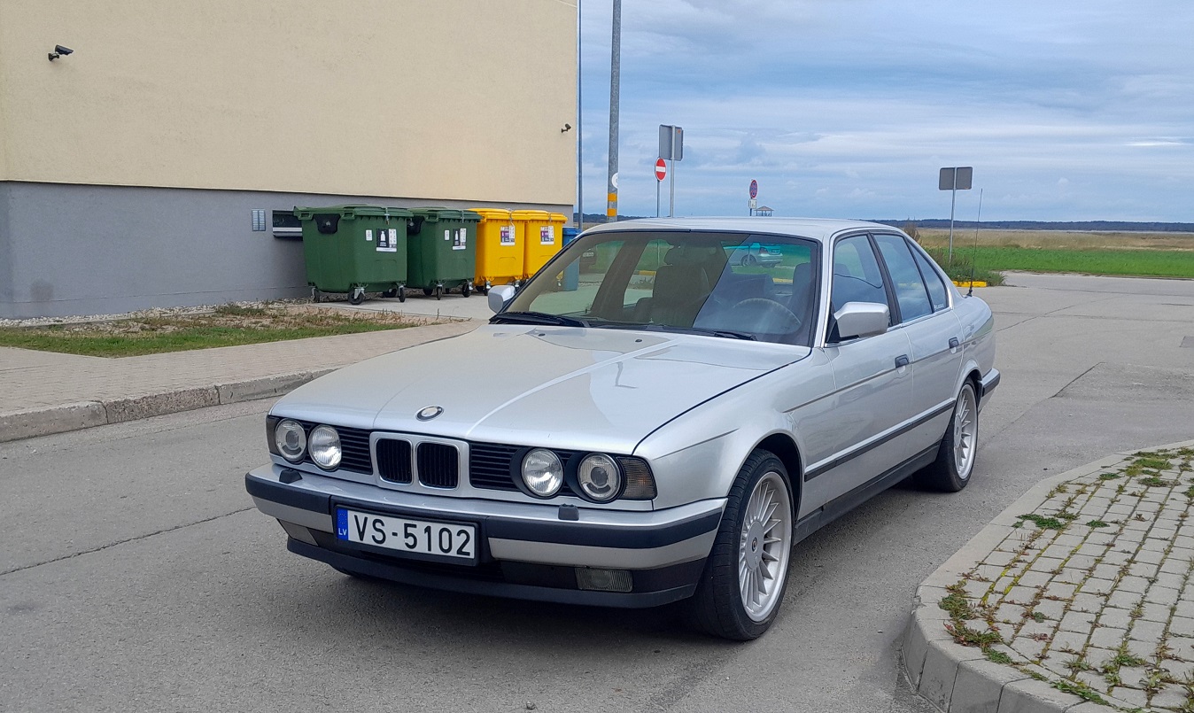 Латвия, № VS-5102 — BMW 5 Series (E34) '87-96