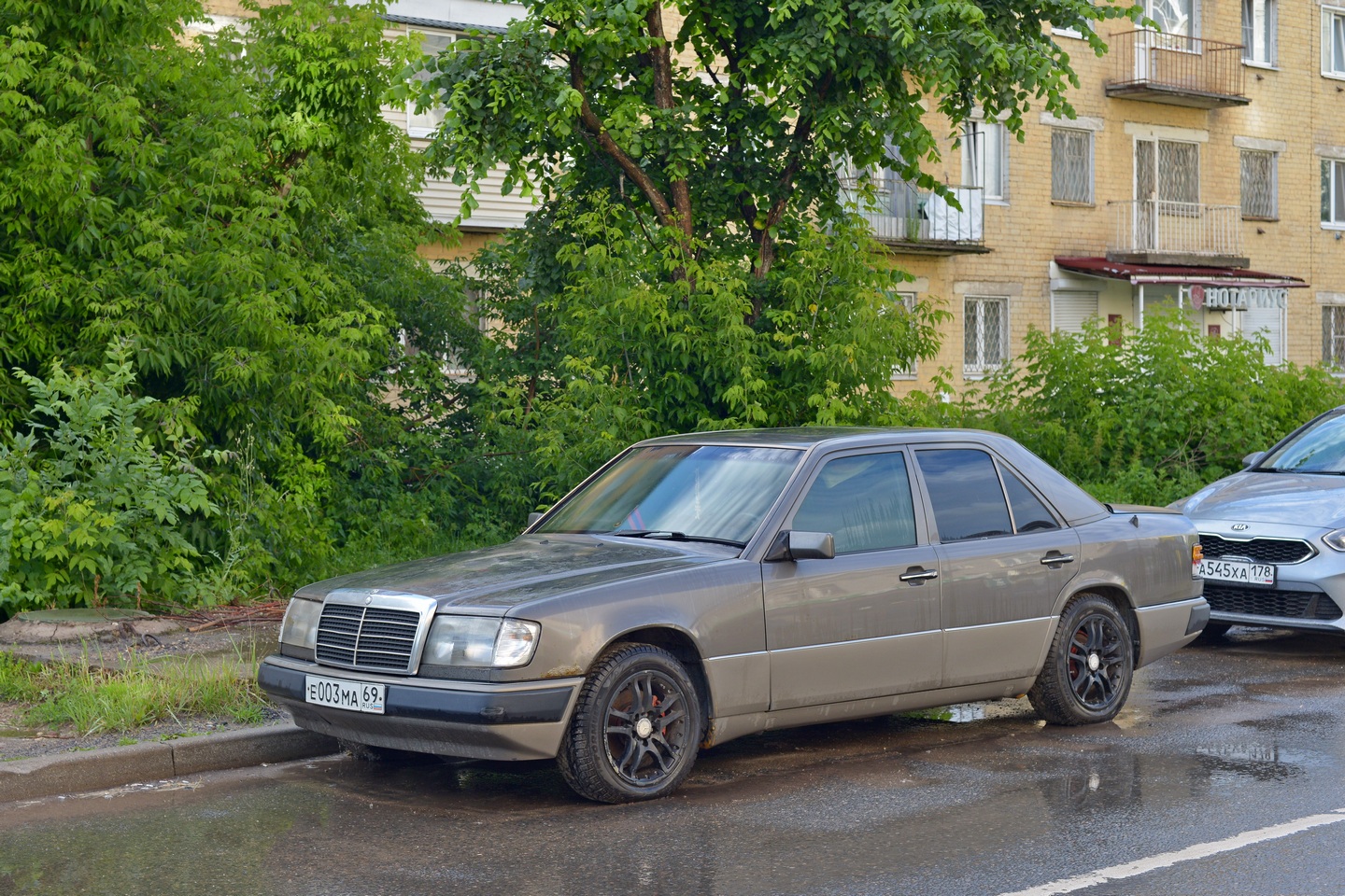 Тверская область, № Е 003 МА 69 — Mercedes-Benz (W124) '84-96