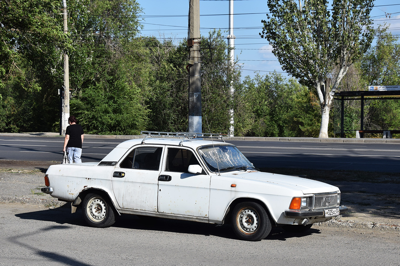 Волгоградская область, № М 325 АС 30 — ГАЗ-3102 Волга '81-08
