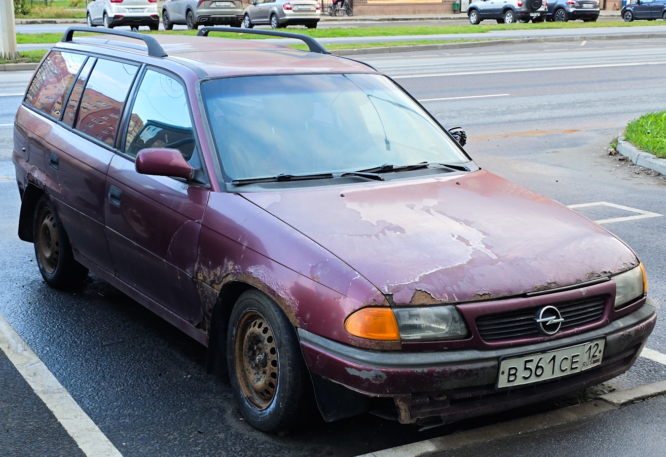 Марий Эл, № В 561 СЕ 12 — Opel Astra (F, T92) Caravan '91-98