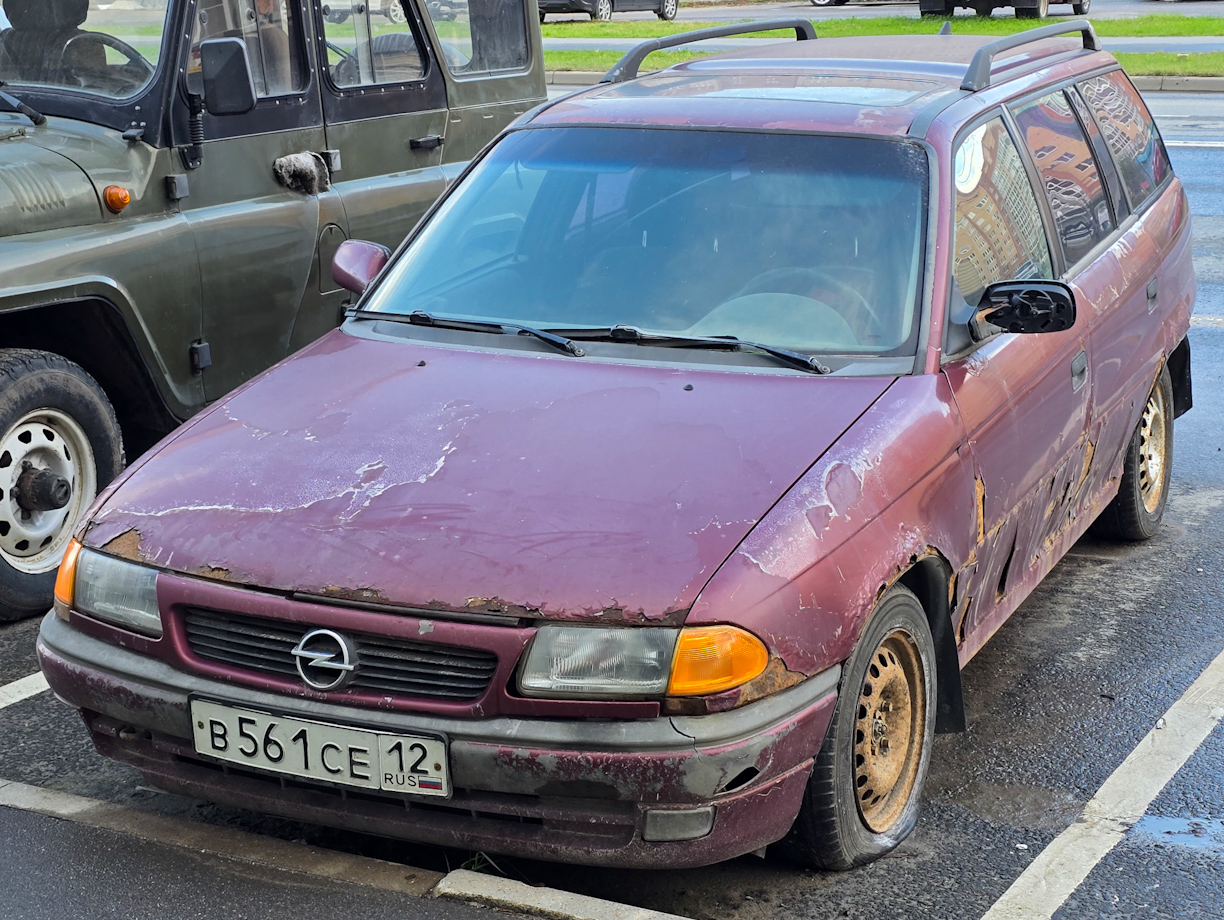 Марий Эл, № В 561 СЕ 12 — Opel Astra (F, T92) Caravan '91-98