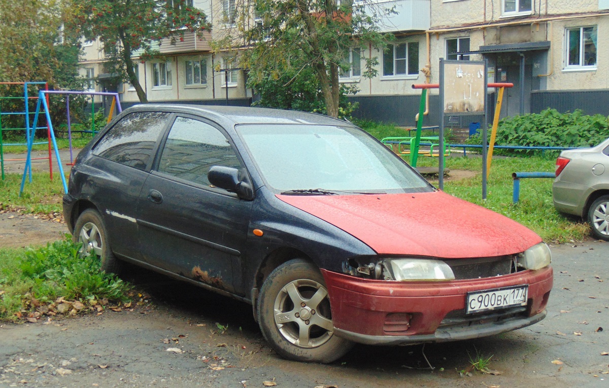 Москва, № С 900 ВК 177 — Mazda 323 (BH/BA) '94-00