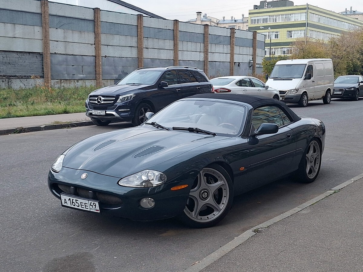 Магаданская область, № А 165 ЕЕ 49 — Jaguar XKR Convertible '98-06