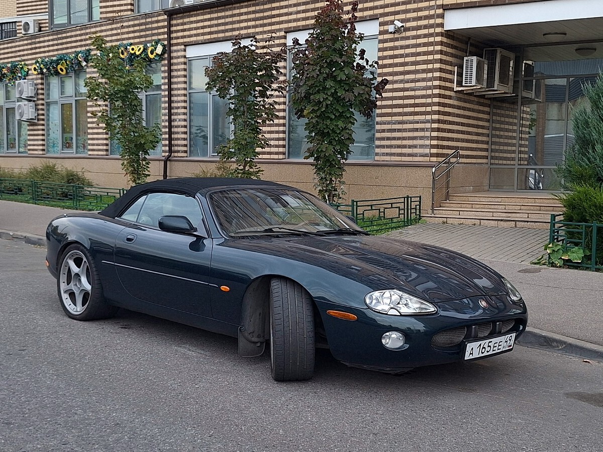 Магаданская область, № А 165 ЕЕ 49 — Jaguar XKR Convertible '98-06