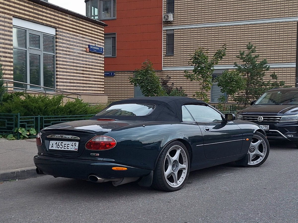 Магаданская область, № А 165 ЕЕ 49 — Jaguar XKR Convertible '98-06
