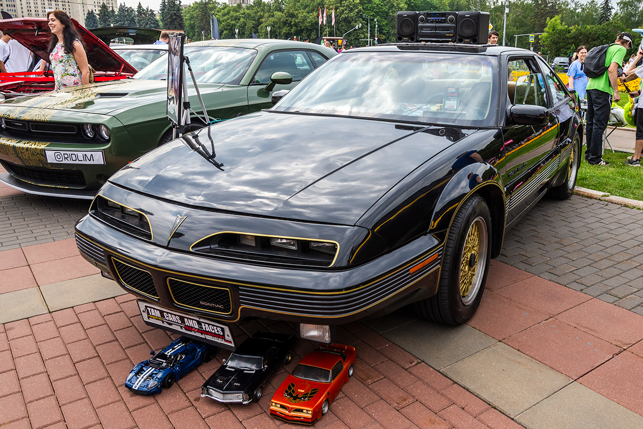 Москва, № Р 484 ЕМ 797 — Pontiac Gran Prix (5G) '88-96; Москва — Фестиваль "Ретрорейс" 2025