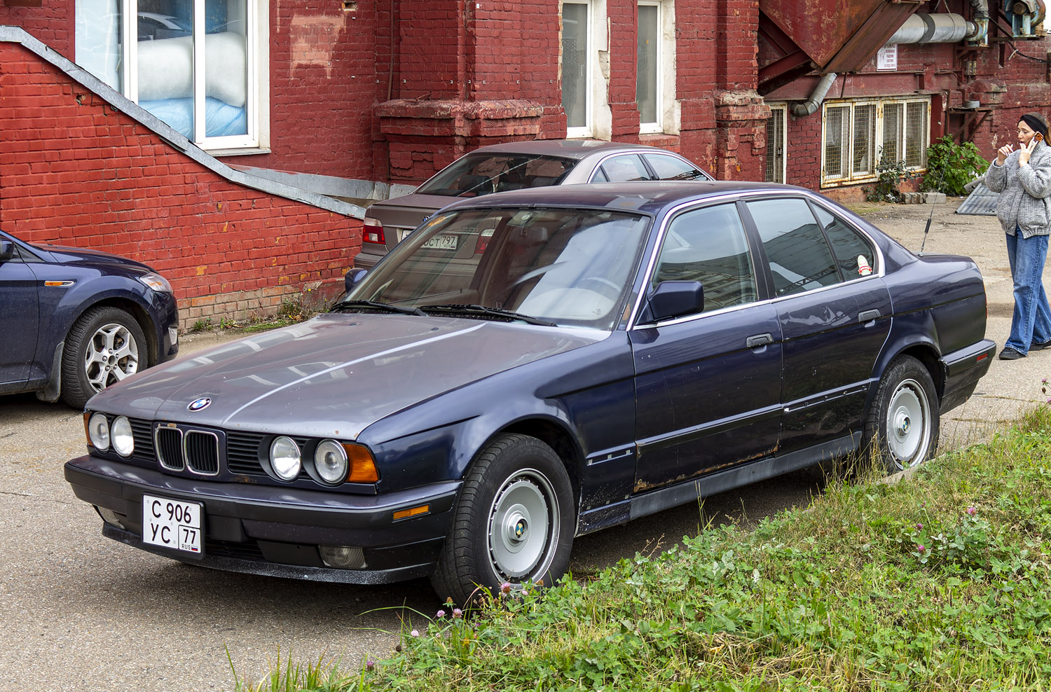 Москва, № С 906 УС 77 — BMW 5 Series (E34) '87-96