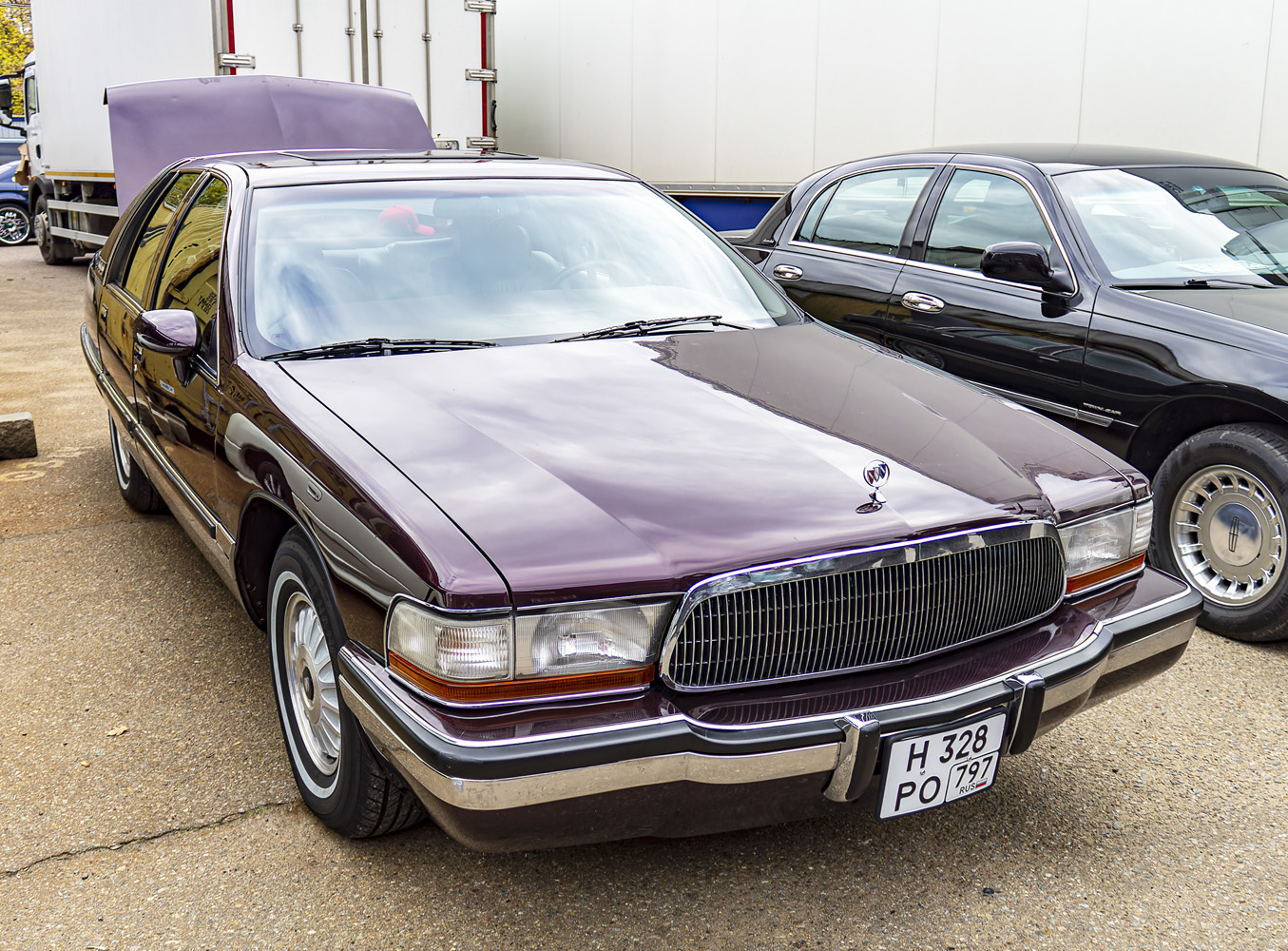 Москва, № Н 328 РО 797 — Buick Roadmaster (8G) '91-96