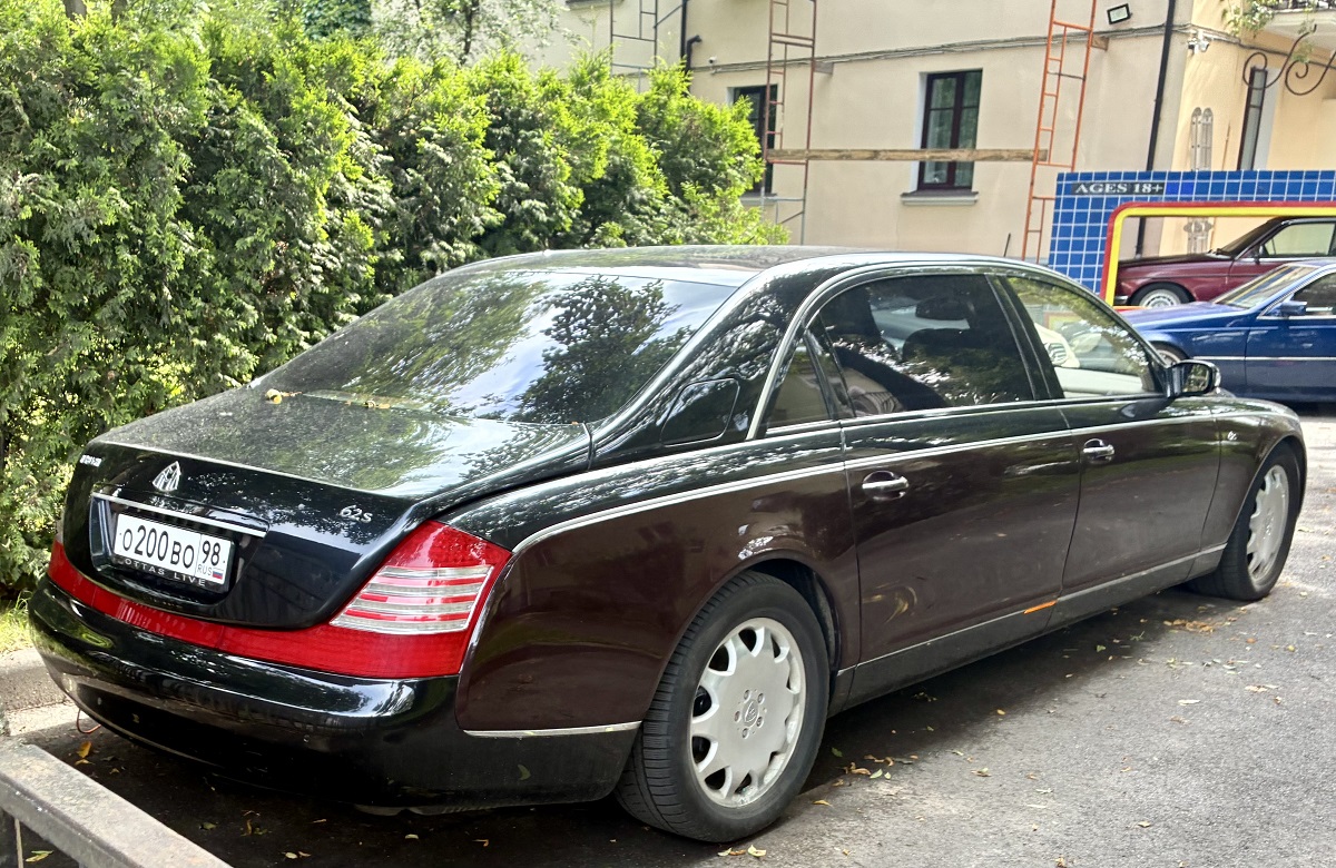 Санкт-Петербург, № О 200 ВО 98 — Maybach 62 '02-13