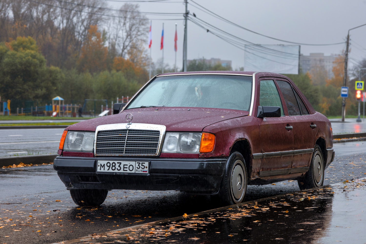 Вологодская область, № М 983 ЕО 35 — Mercedes-Benz (W124) '84-96