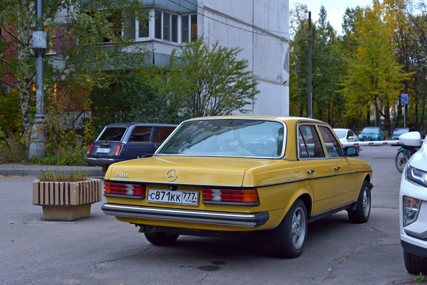 Москва, № С 871 КК 777 — Mercedes-Benz (W123) '76-86