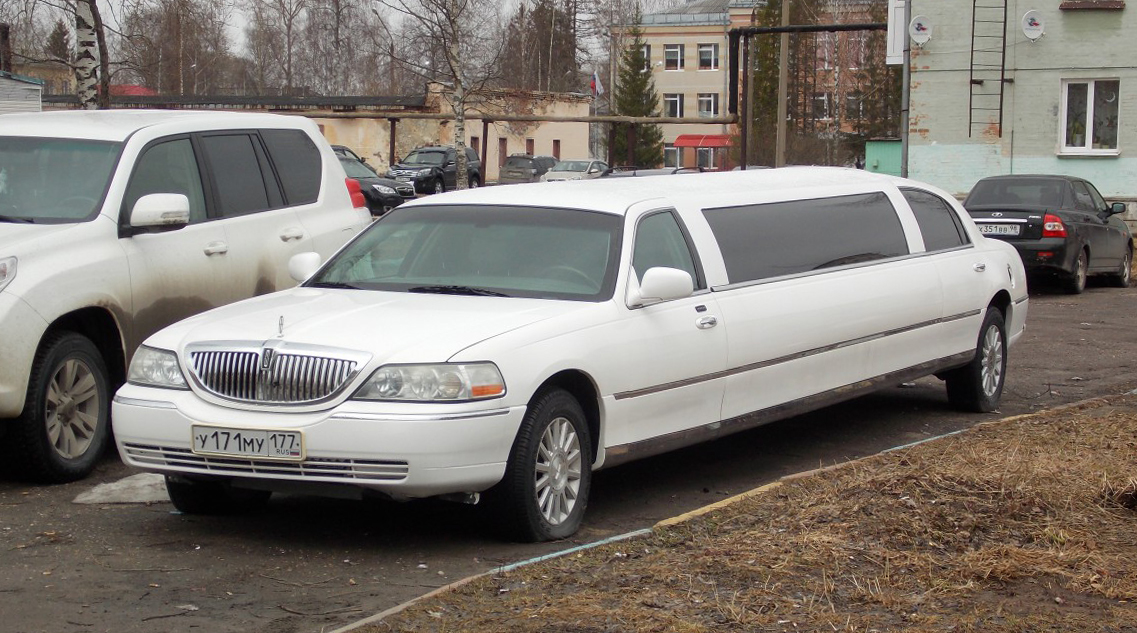 Москва, № У 171 МУ 177 — Lincoln Town Car (3G) '98-11