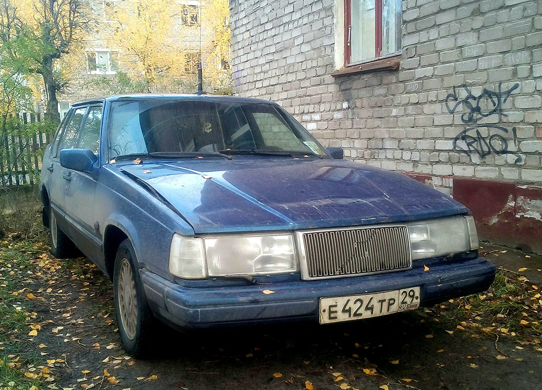 Архангельская область, № Е 424 ТР 29 — Volvo 940 '90-98