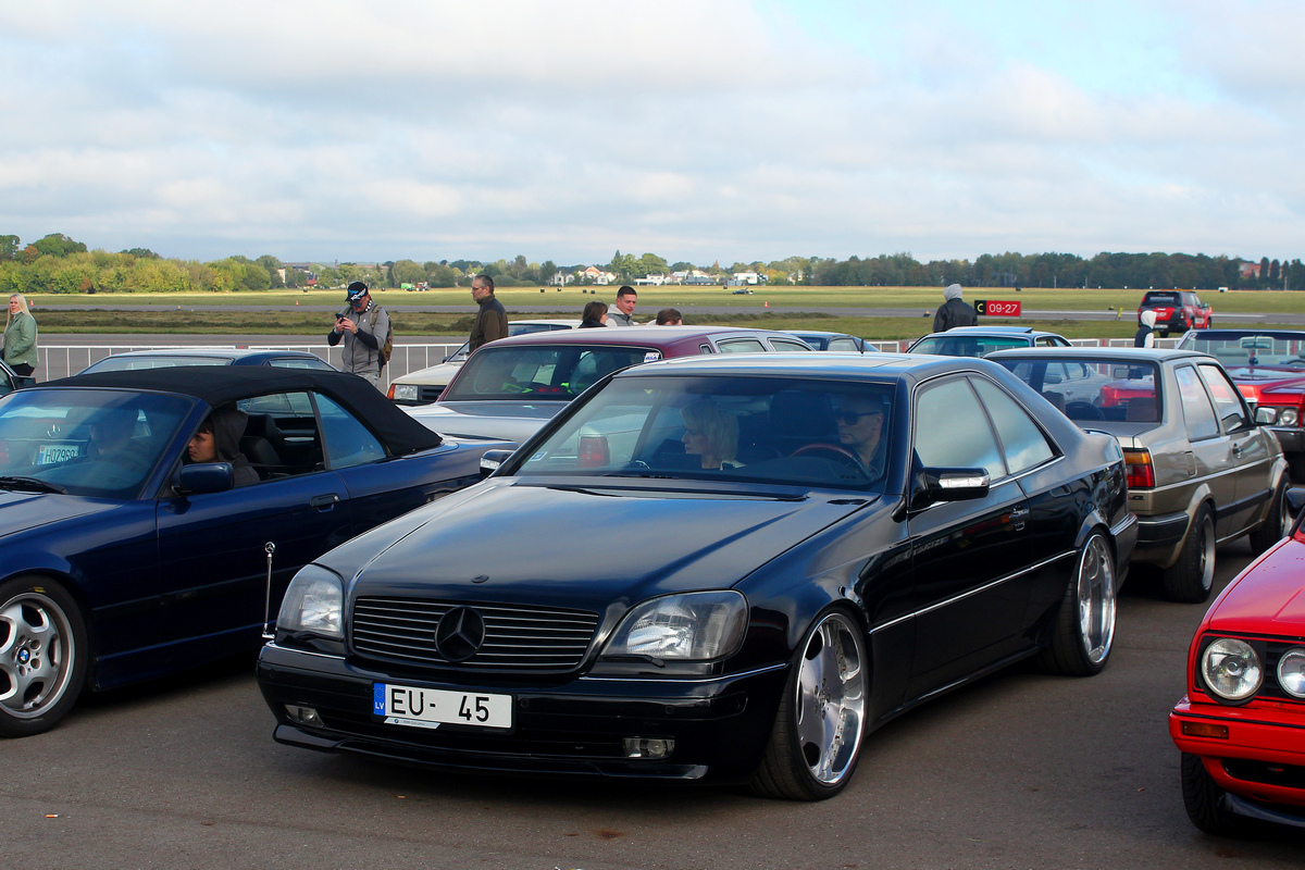 Латвия, № EU-45 — Mercedes-Benz (C140) '92-98; Литва — Retro mugė 2025 ruduo