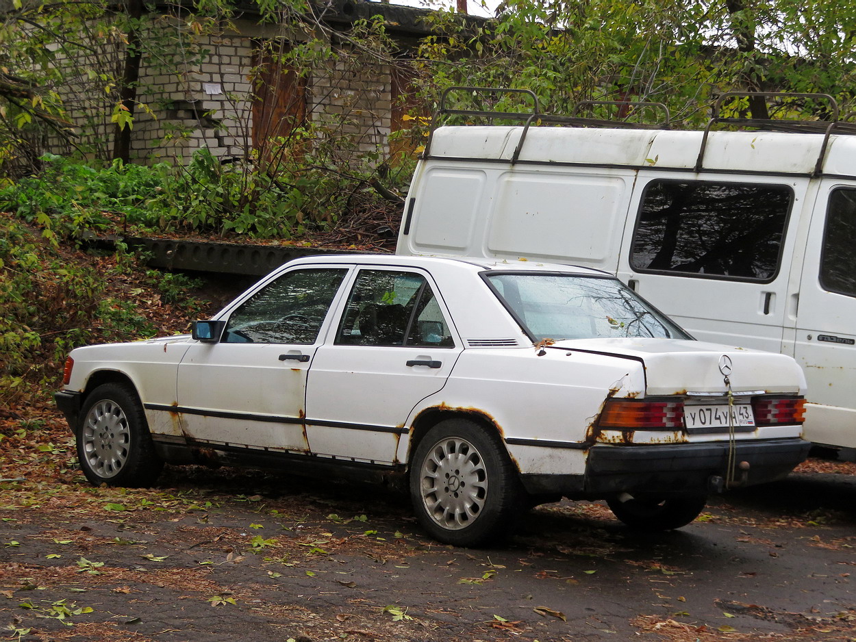 Кировская область, № У 074 УН 43 — Mercedes-Benz 190 (W201) '82-93