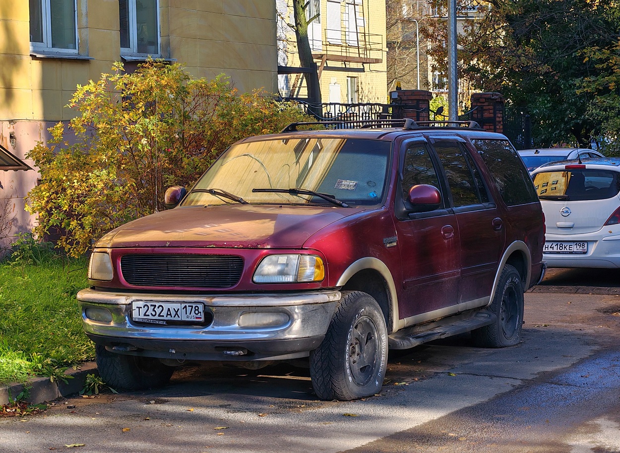 Санкт-Петербург, № Т 232 АХ 178 — Ford Expedition (1G) '96-02
