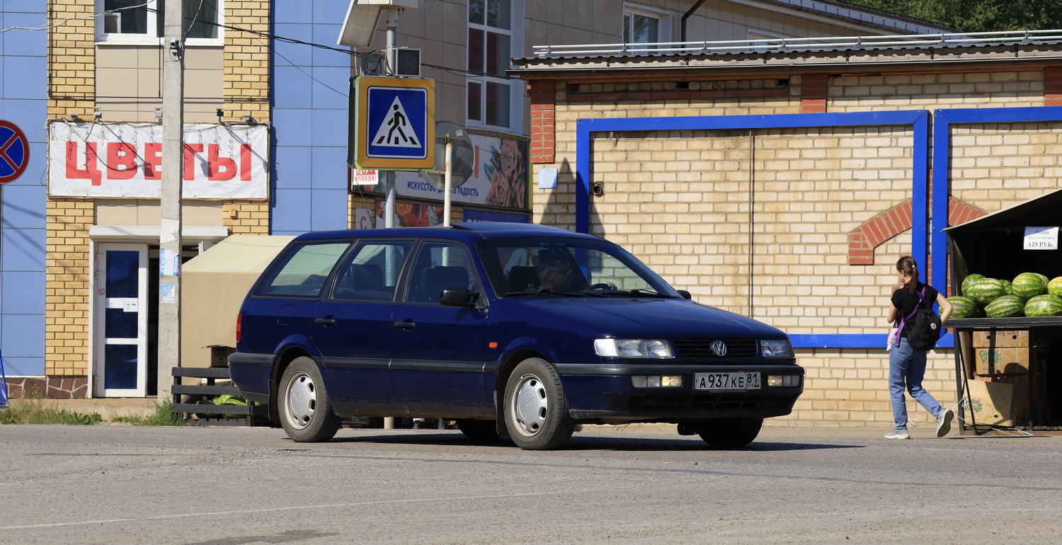 Пермский край, № А 937 КЕ 81 — Volkswagen Passat Variant (B4) '93-97
