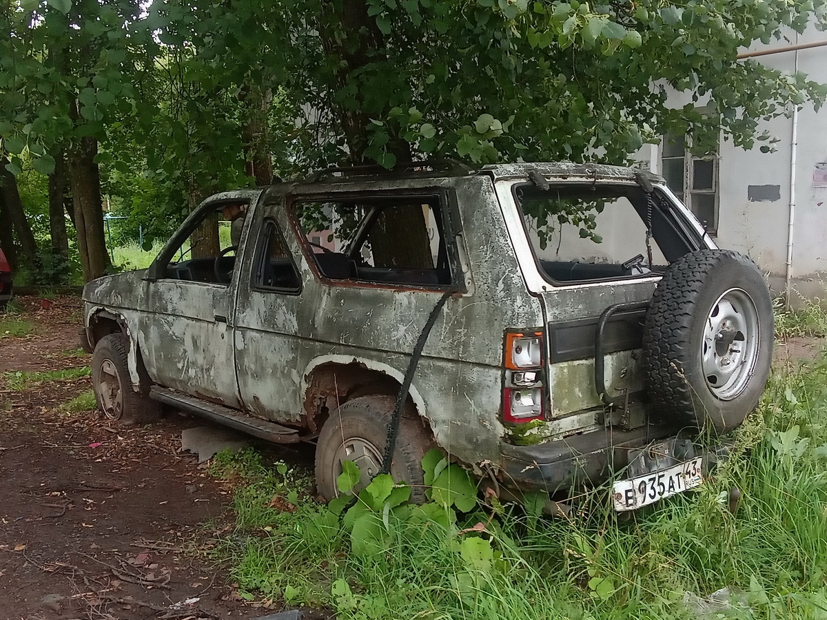 Кировская область, № В 935 АТ 43 — Nissan Terrano (D21) '86-95