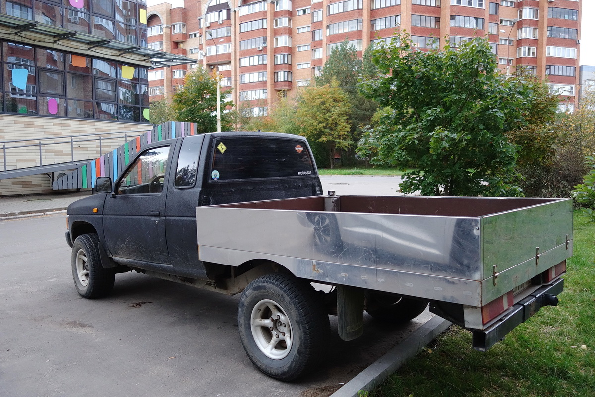 Москва, № С 427 НН 797 — Nissan PickUp (D21) '85-97