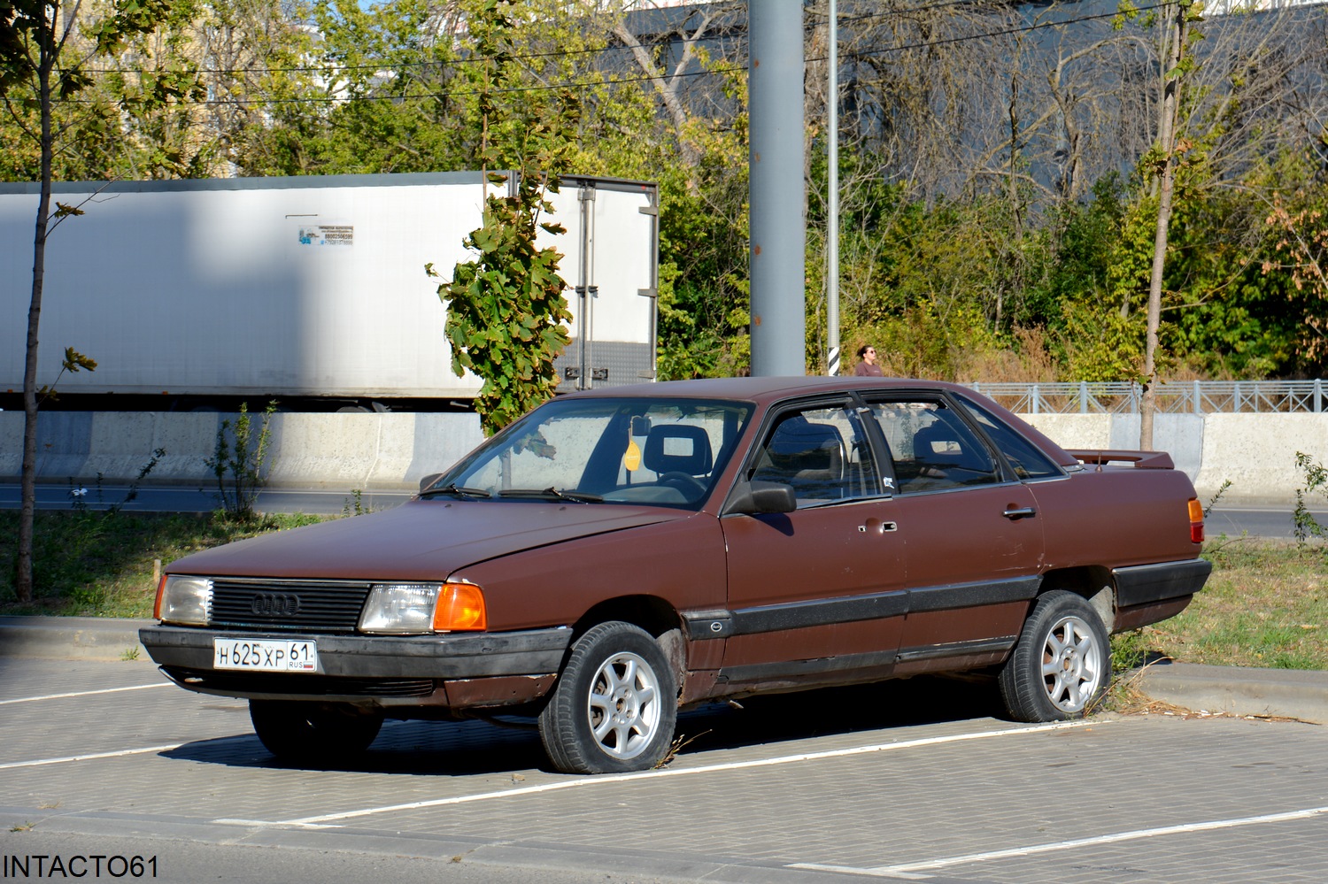 Ростовская область, № Н 625 ХР 61 — Audi 100 (C3) '82-91