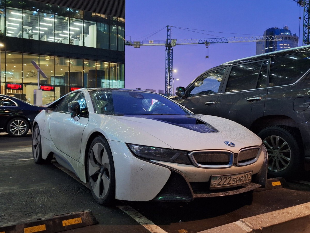 Алматы, № 222 SHR 02 — BMW i8 '14-20