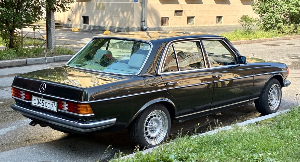 Ленинградская область, № С 045 СС 47 — Mercedes-Benz (W123) '76-86