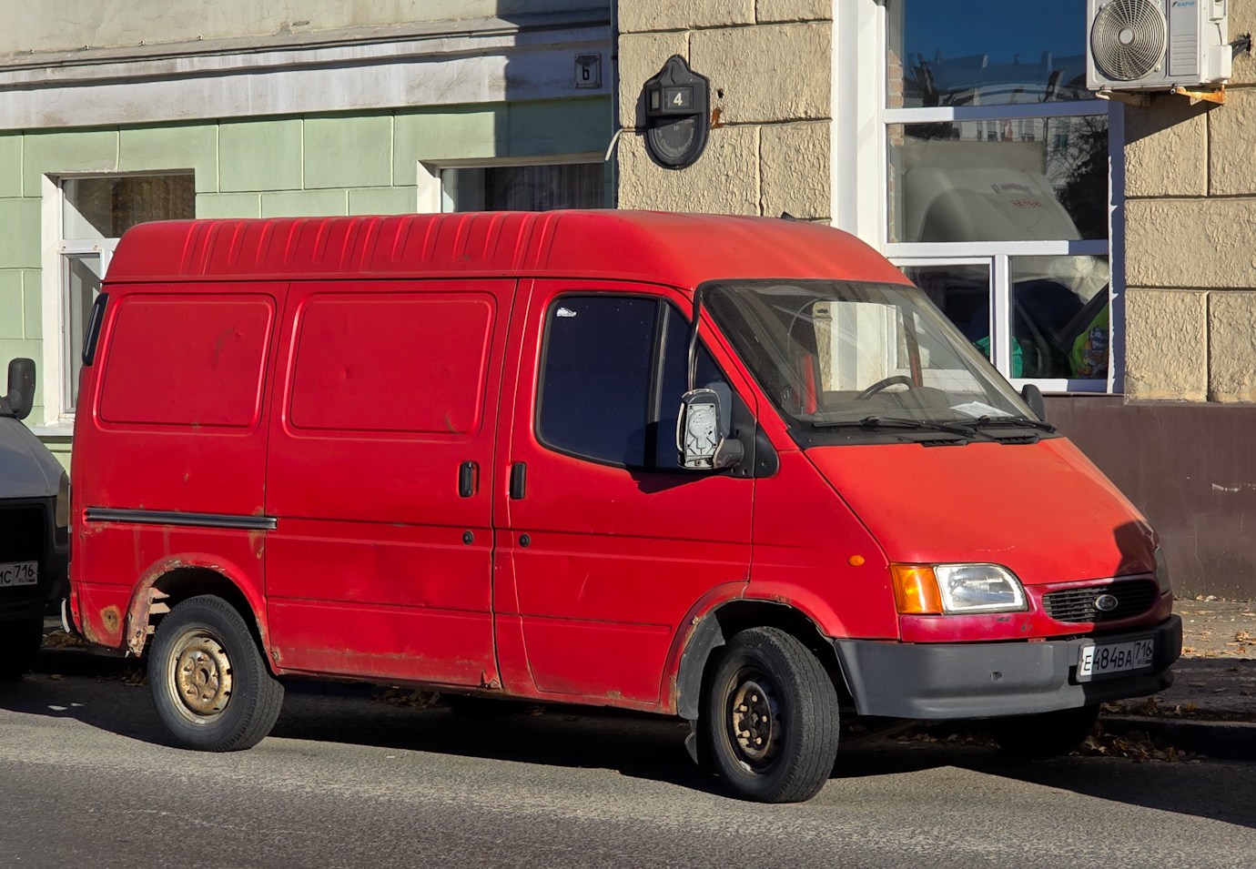 Татарстан, № Е 484 ВА 716 — Ford Transit (3G, facelift) '94-00