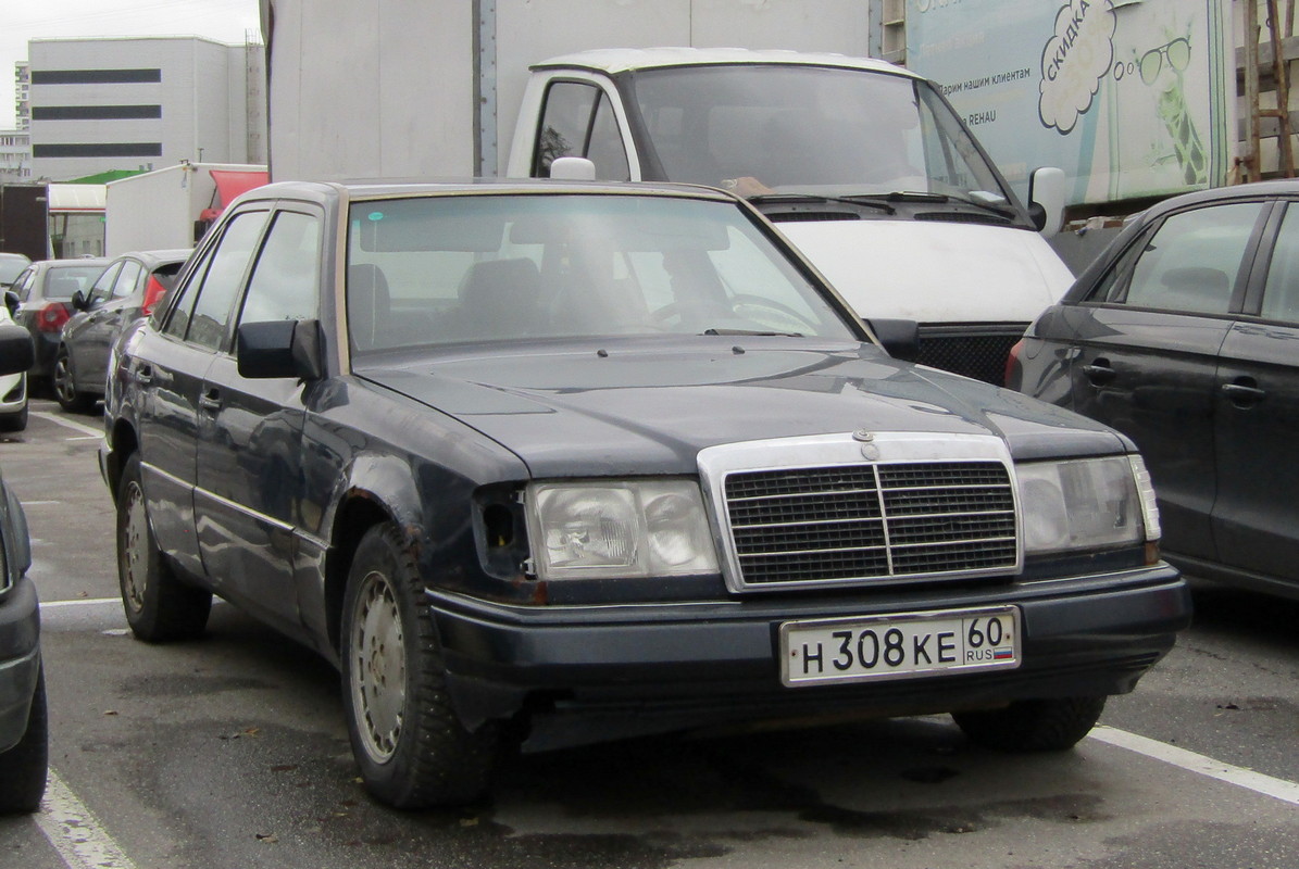 Псковская область, № Н 308 КЕ 60 — Mercedes-Benz (W124) '84-96