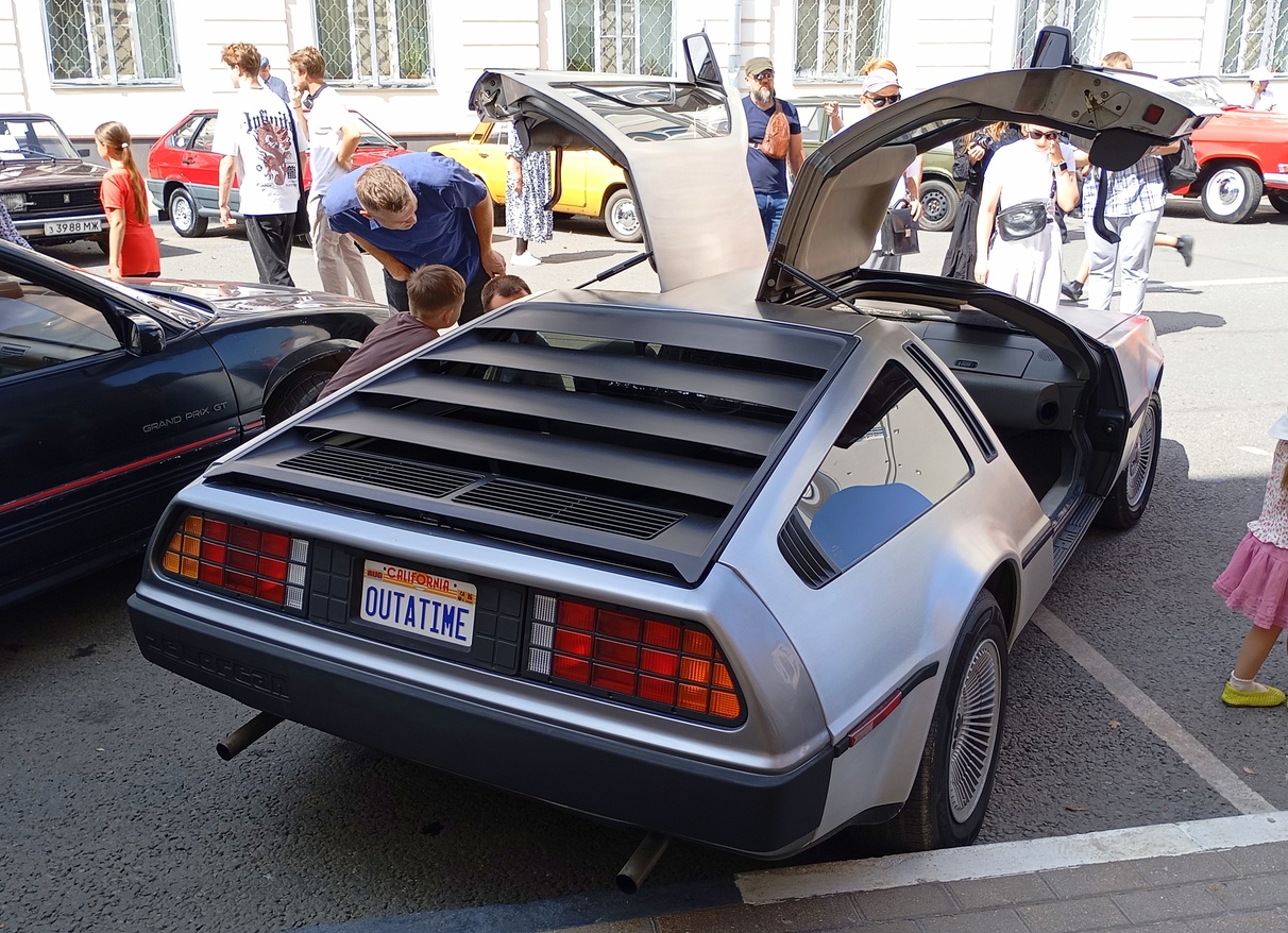 Кировская область, № У 259 СМ 43 — DeLorean DMC-12 '81-83; Тверская область — День города Твери 2026